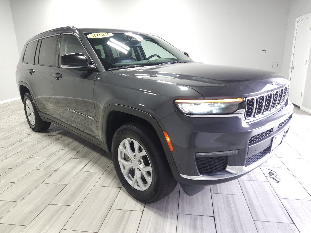 2023 Jeep Grand Cherokee L Limited Image 3 of 25