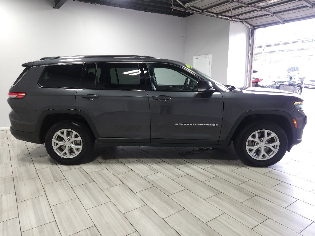 2023 Jeep Grand Cherokee L Limited Image 4 of 25