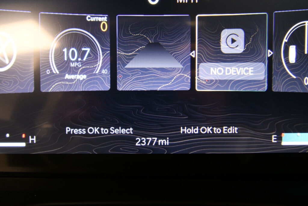 Vehicle image 18 of 32