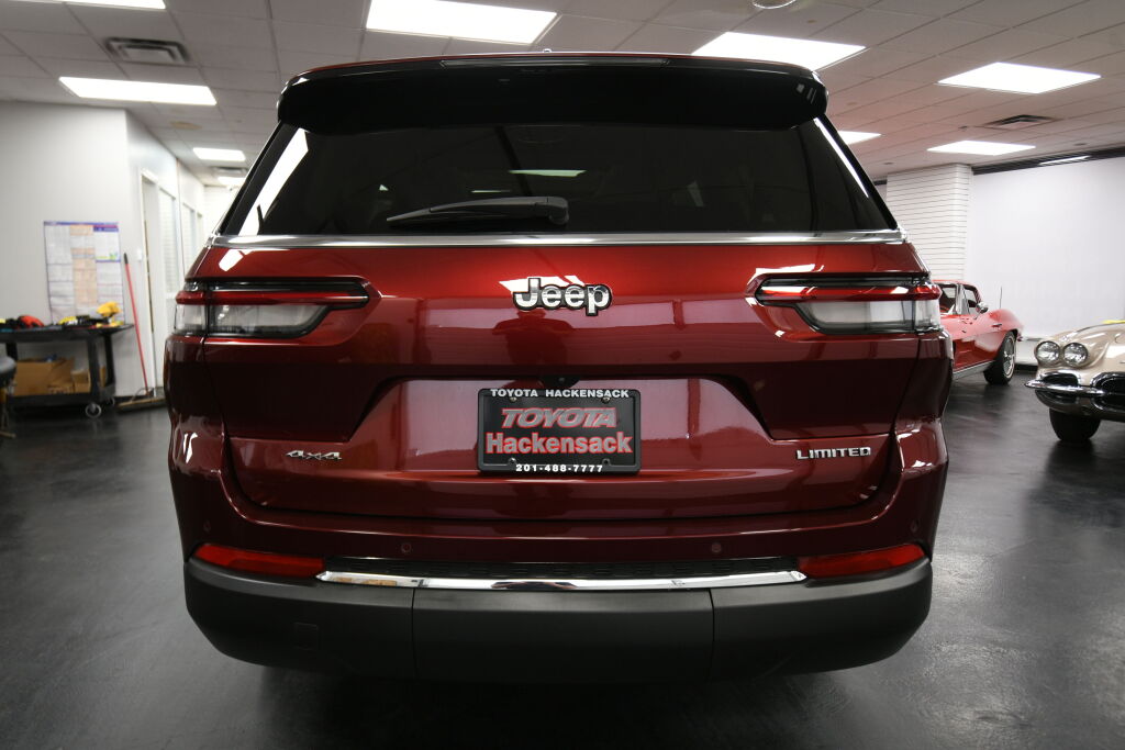 Vehicle image 6 of 32