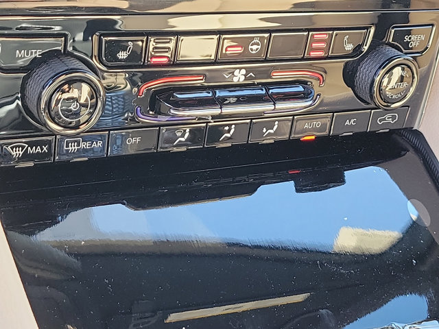 Vehicle image 12 of 21