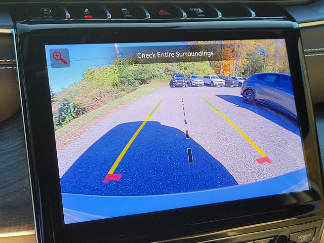 Vehicle image 15 of 21