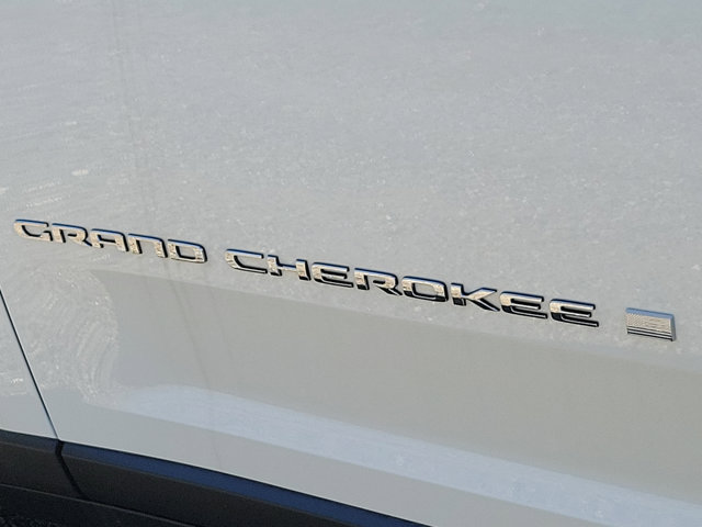 Vehicle image 20 of 21