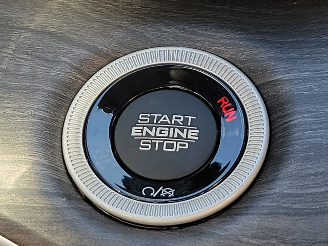 Vehicle image 17 of 21