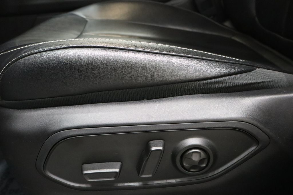 Vehicle image 18 of 46