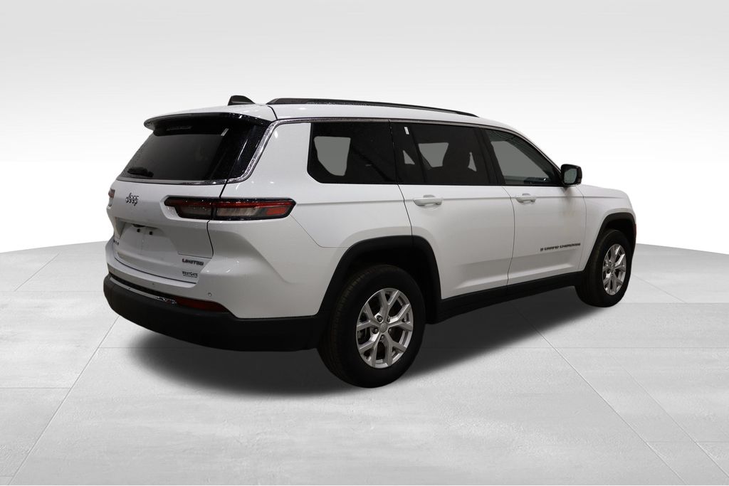 Vehicle image 4 of 46