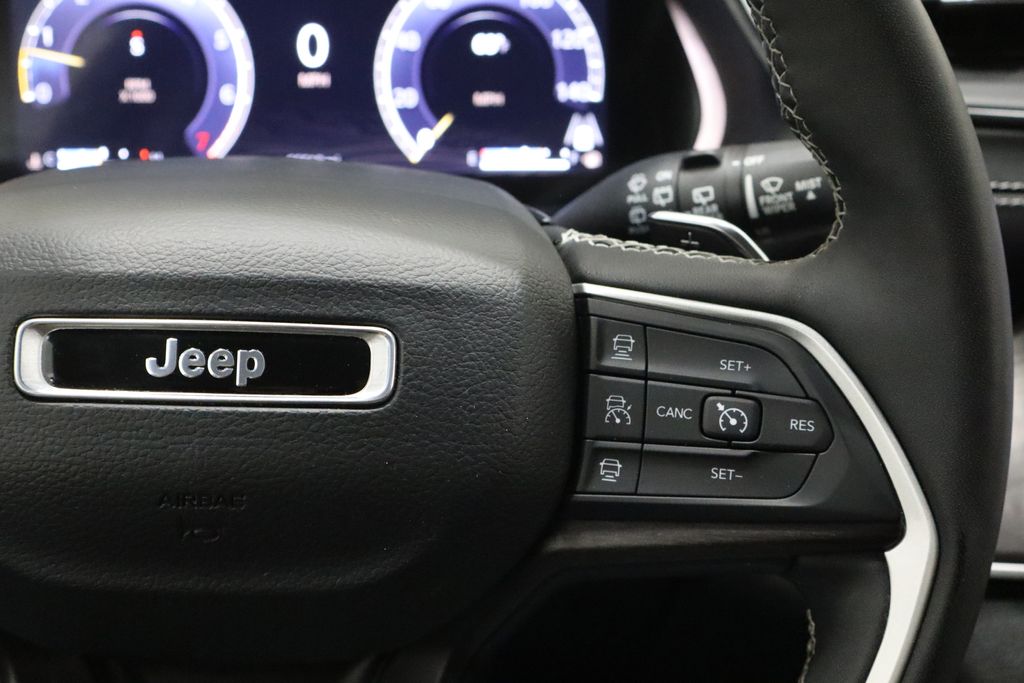Vehicle image 23 of 46