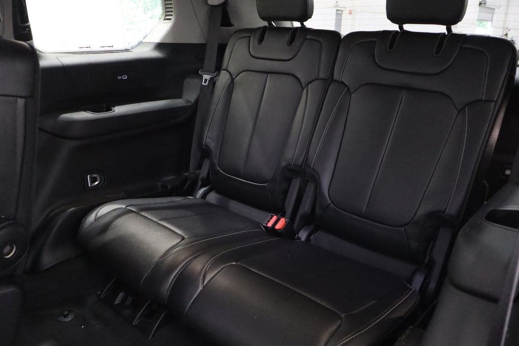 Vehicle image 11 of 46