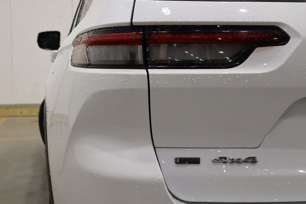 Vehicle image 44 of 46