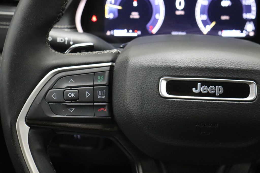 Vehicle image 22 of 46