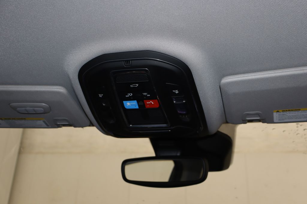 Vehicle image 25 of 46