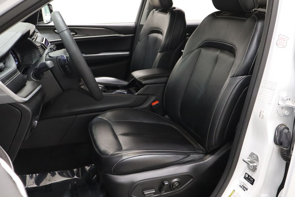 Vehicle image 9 of 46