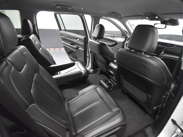 Vehicle image 26 of 60