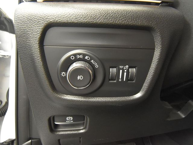 Vehicle image 55 of 60