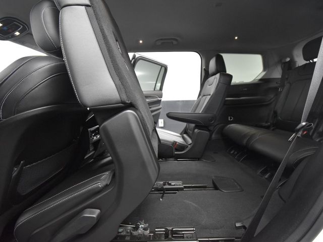 Vehicle image 33 of 60