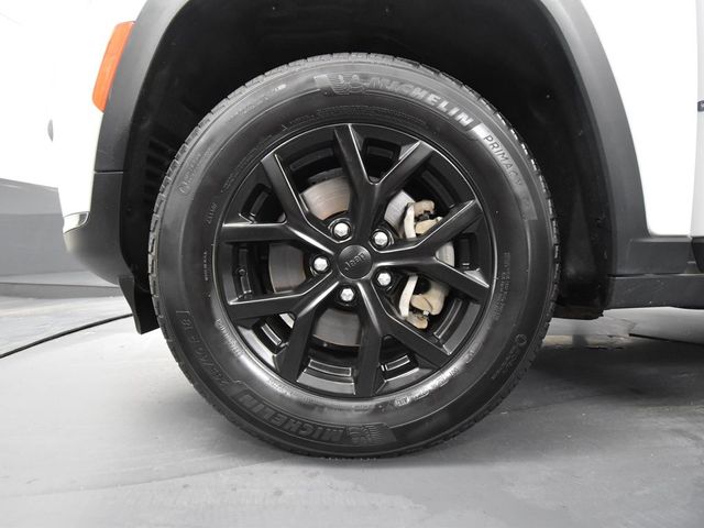 Vehicle image 21 of 60