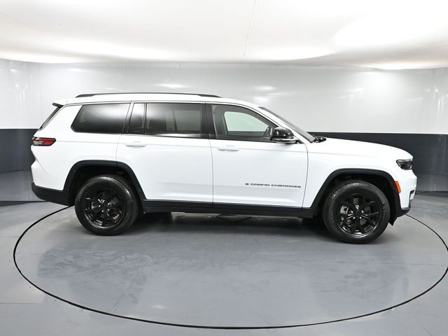 Vehicle image 8 of 60