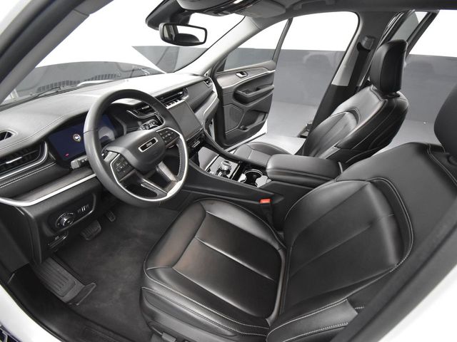 Vehicle image 35 of 60