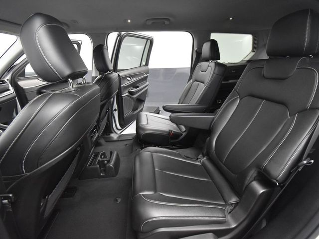 Vehicle image 31 of 60