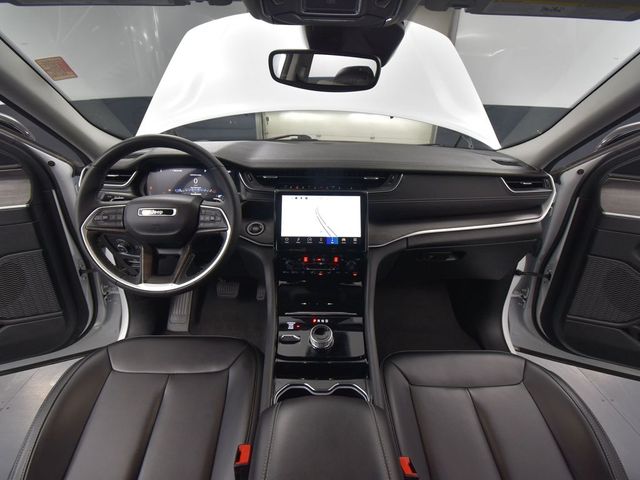 Vehicle image 34 of 60