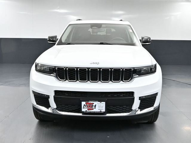 Vehicle image 4 of 60