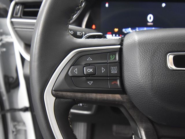 Vehicle image 37 of 60