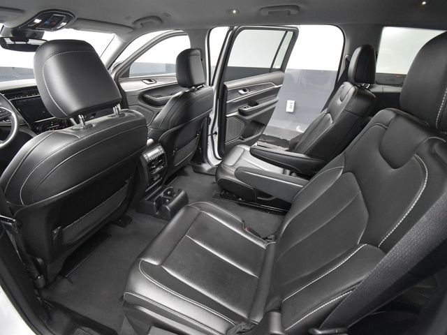 Vehicle image 30 of 60