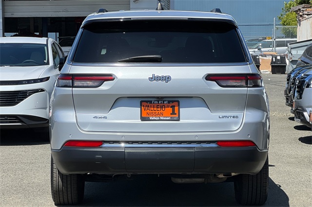 Vehicle image 10 of 46