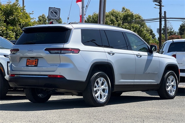 Vehicle image 9 of 46
