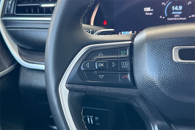 Vehicle image 41 of 46