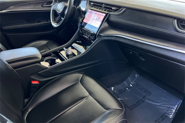 Vehicle image 36 of 46