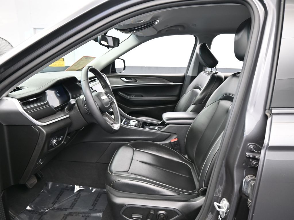 Vehicle image 70 of 78