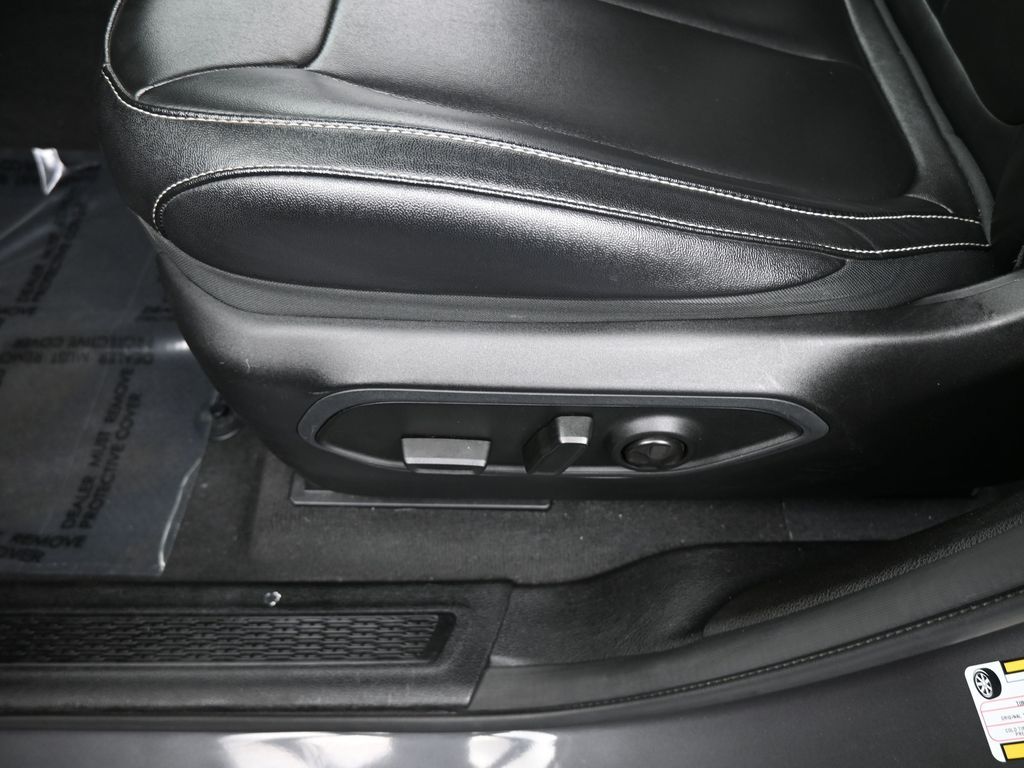 Vehicle image 69 of 78