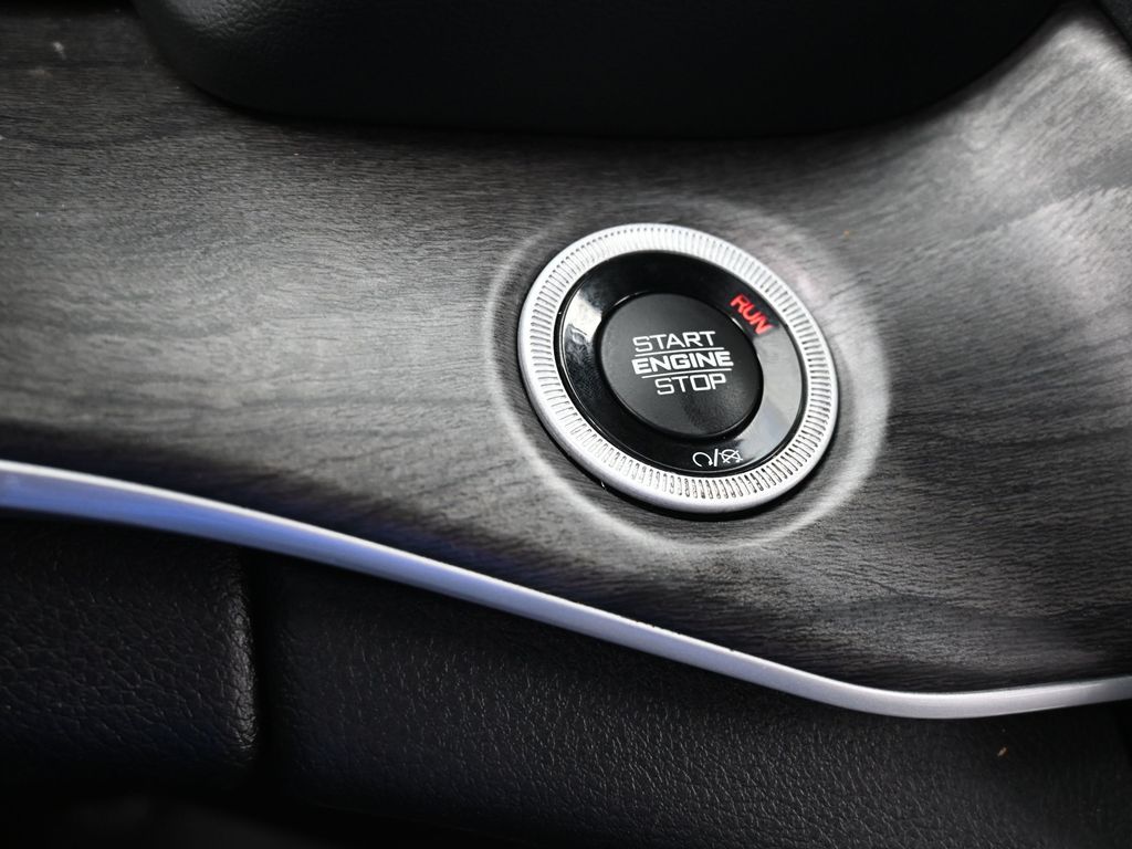 Vehicle image 65 of 78