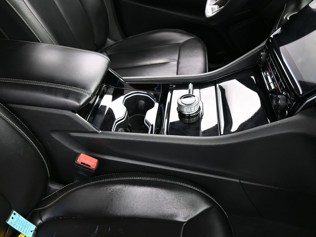 Vehicle image 58 of 78