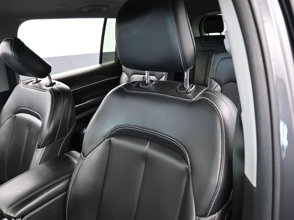 Vehicle image 42 of 78
