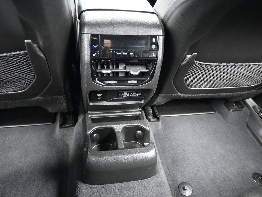 Vehicle image 59 of 78