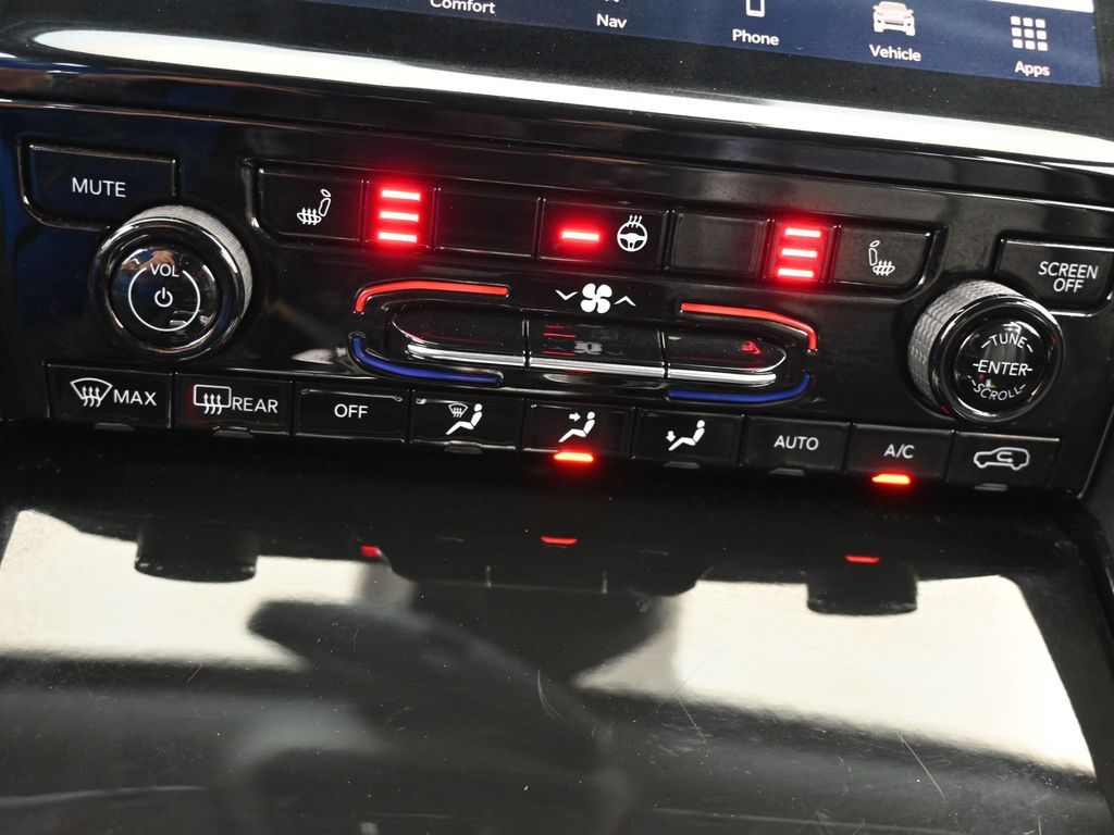 Vehicle image 73 of 78