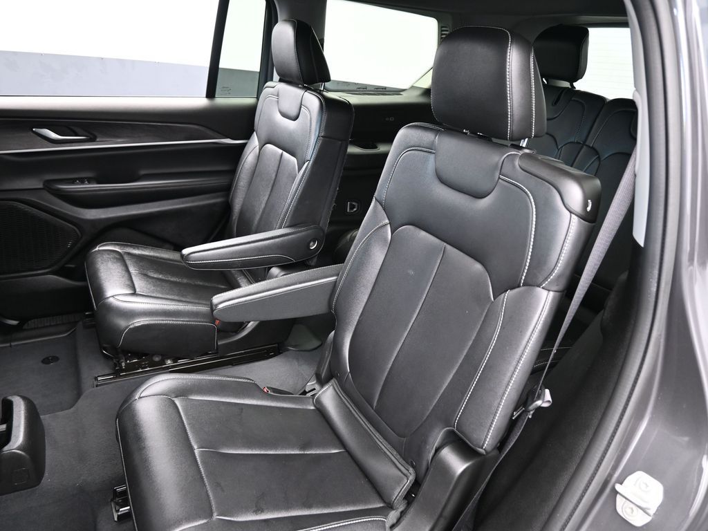 Vehicle image 41 of 78