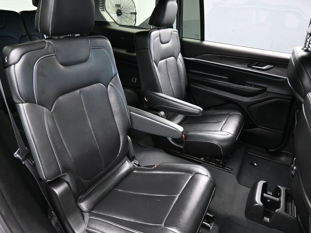 Vehicle image 40 of 78