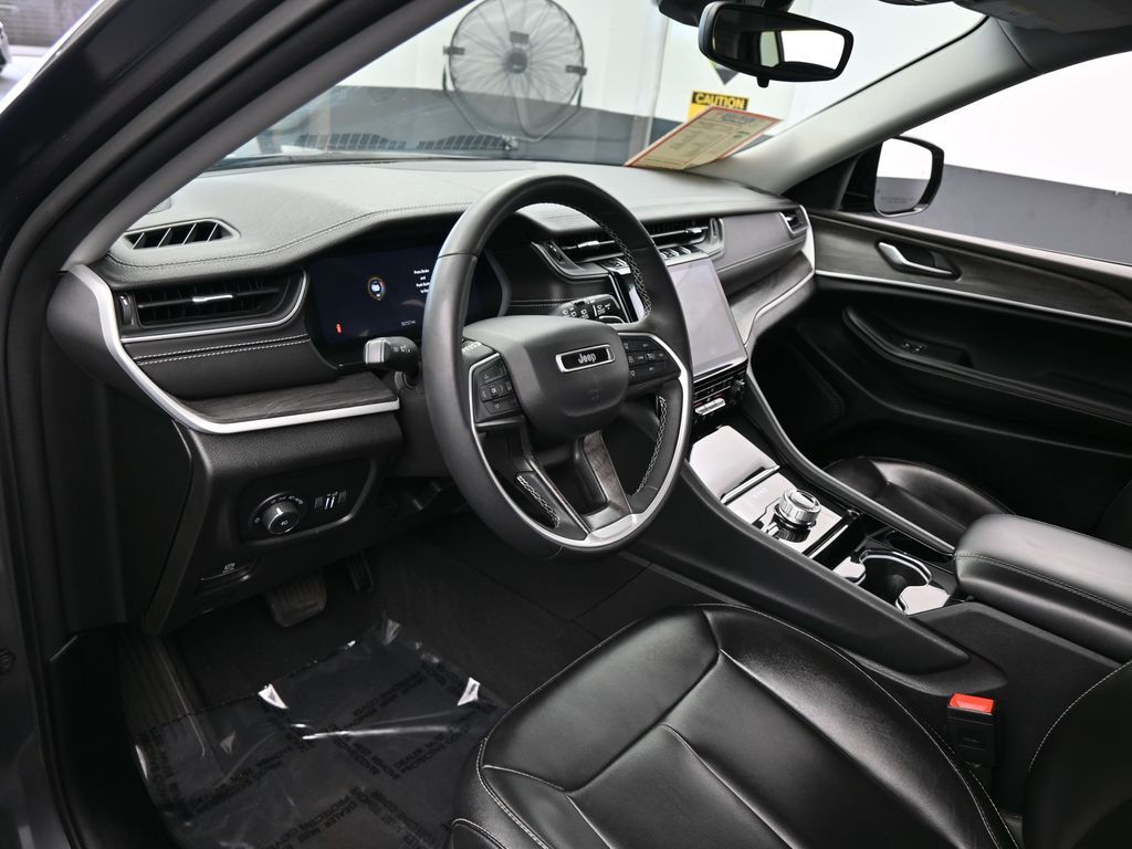 Vehicle image 46 of 78