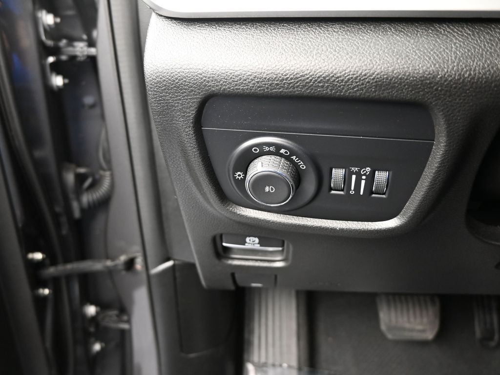 Vehicle image 63 of 78