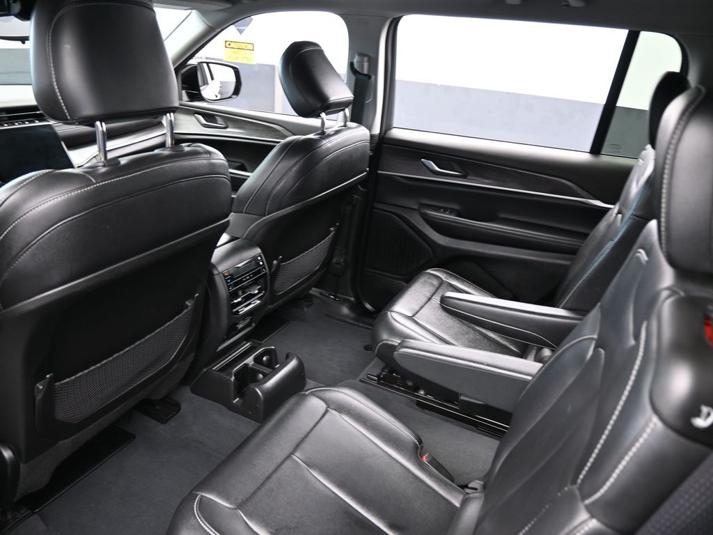 Vehicle image 43 of 78