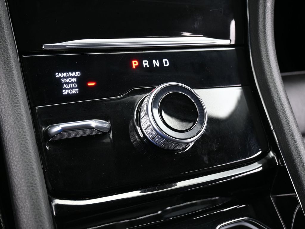 Vehicle image 74 of 78