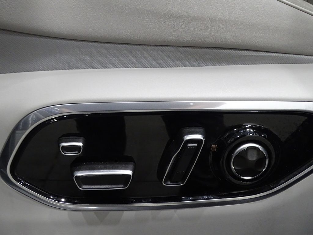 Vehicle image 49 of 59