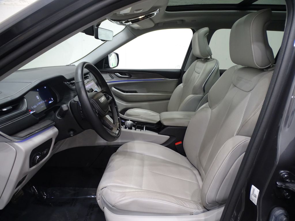 Vehicle image 54 of 59