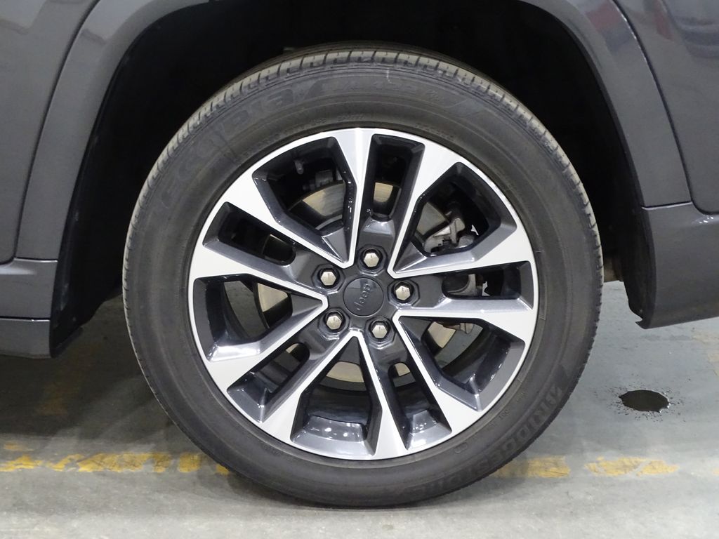 Vehicle image 7 of 59