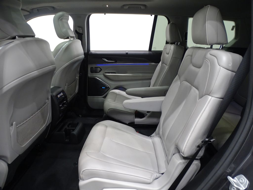 Vehicle image 12 of 59