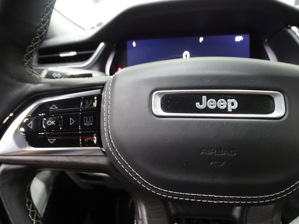 Vehicle image 18 of 59