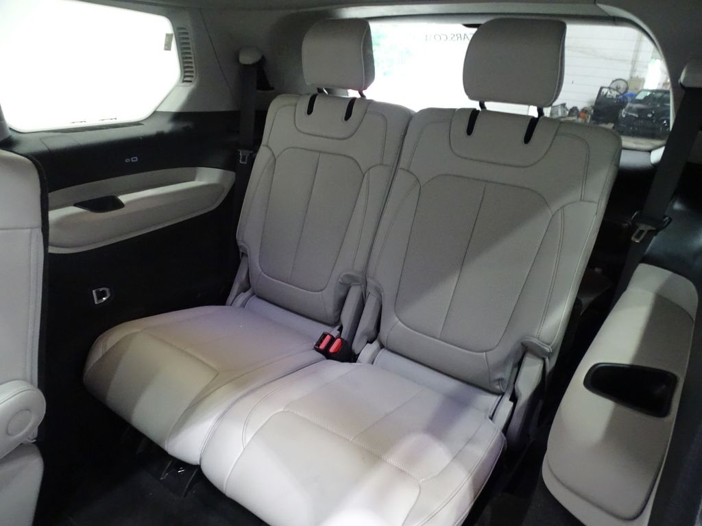 Vehicle image 11 of 59